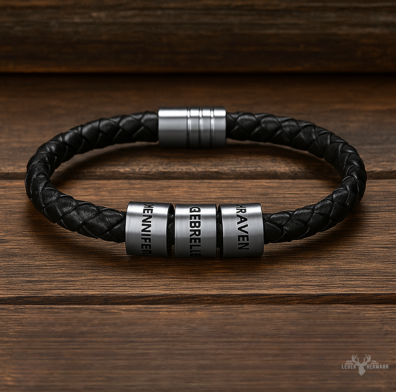 Personalisiertes Lederarmband mit Namen graviert