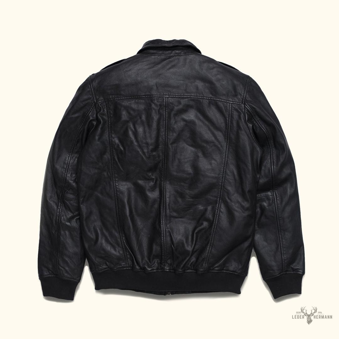 Maverick Bomber Lederjacke | Vintage Stil, Schwarze Eleganz, Zeitlose Raffinesse