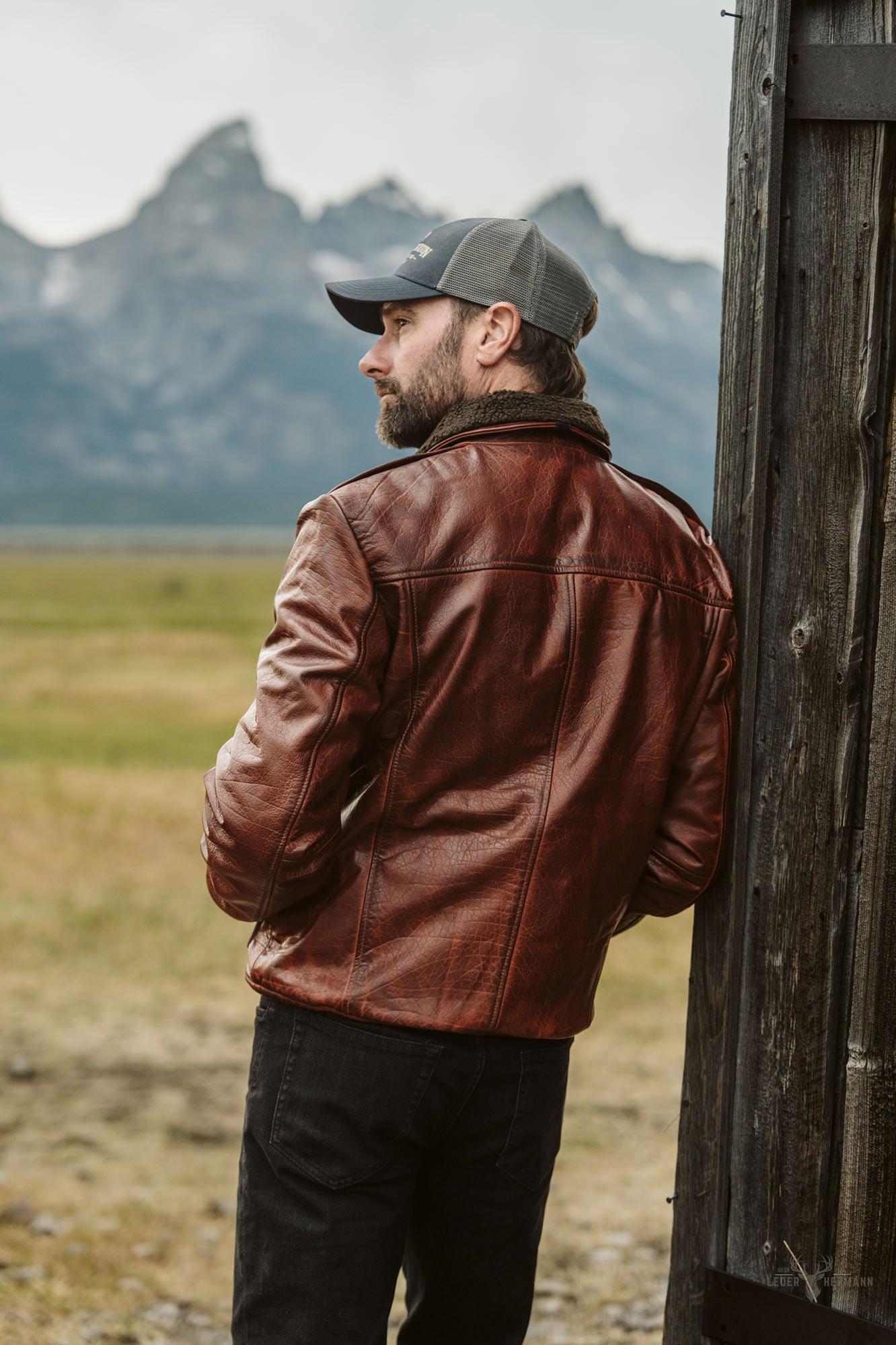 Limitierte Edition Maverick Leder-Bomberjacke in Reichem Büffel-Textur Braun