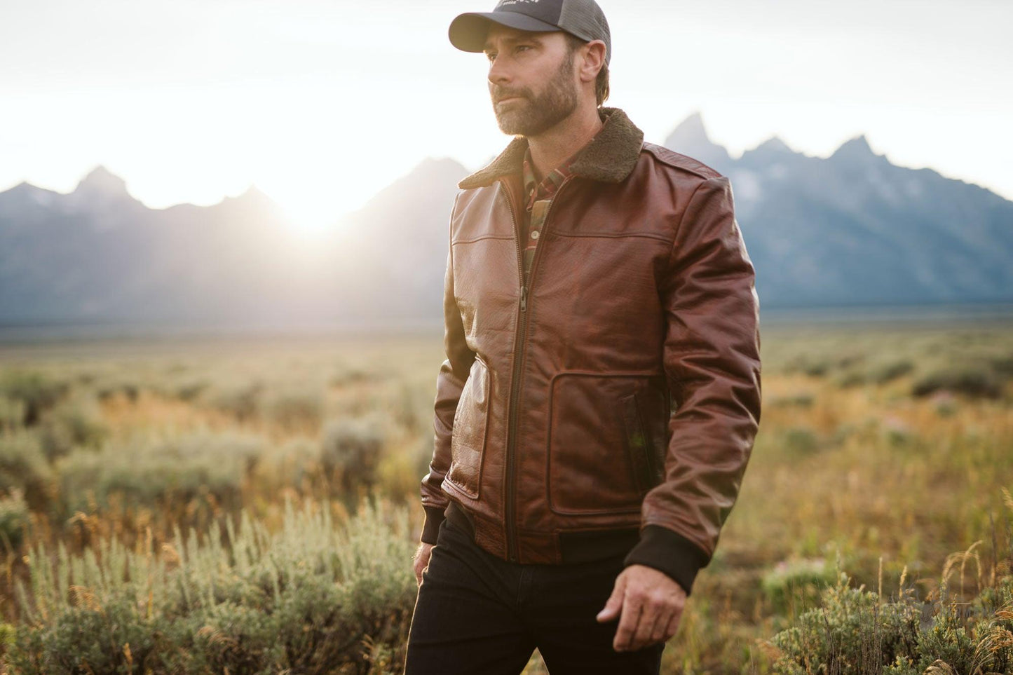 Limitierte Edition Maverick Leder-Bomberjacke in Reichem Büffel-Textur Braun
