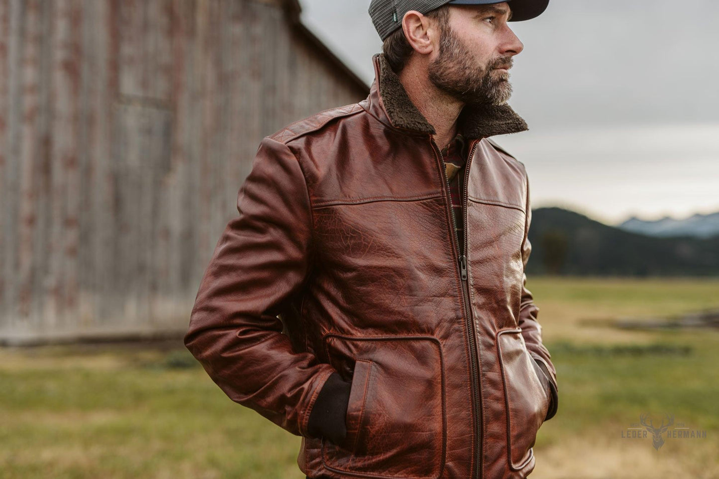 Limitierte Edition Maverick Leder-Bomberjacke in Reichem Büffel-Textur Braun