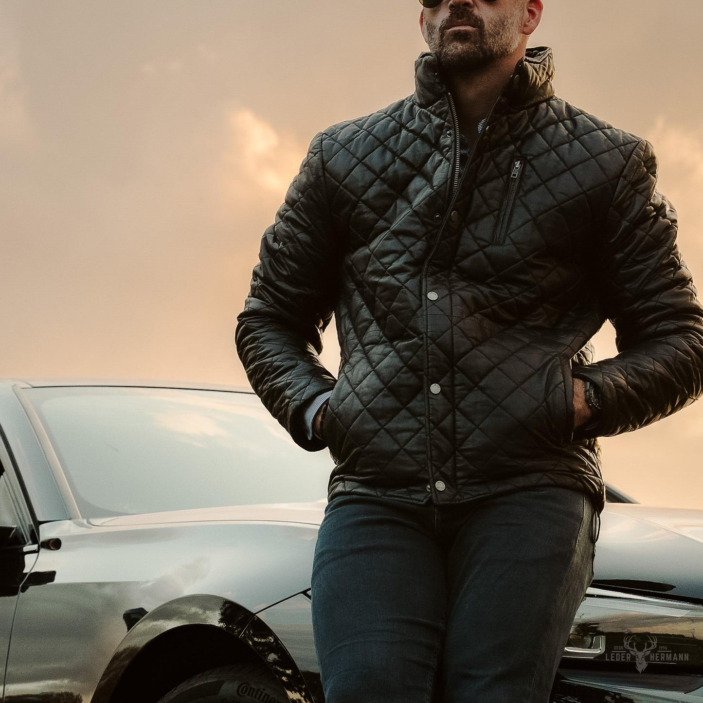 Elegante Hochlandstil gesteppte Echtlederjacke | Klassisches Schwarz