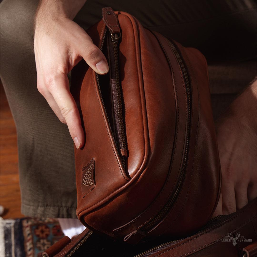 Jefferon Leder Dopp Kit – Eleganter und praktischer Kulturbeutel aus hochwertigem Leder von Elderwood