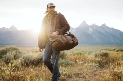 Dakota Wachskanvas Duffle Bag und Backpack Set | Stilvolles Field Khaki mit edlen Chestnut Braun Leder Details