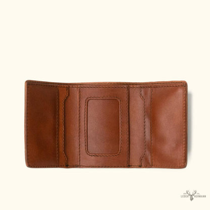 Roosevelt Trifold Lederbörse in Herbstbraun – Eleganz und Funktionalität in einem Accessoire