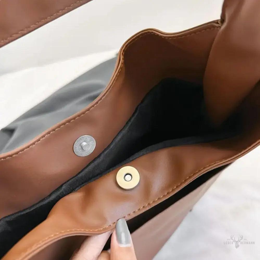 Tägliche Eleganz mit der Vintage-Tasche von Gloria