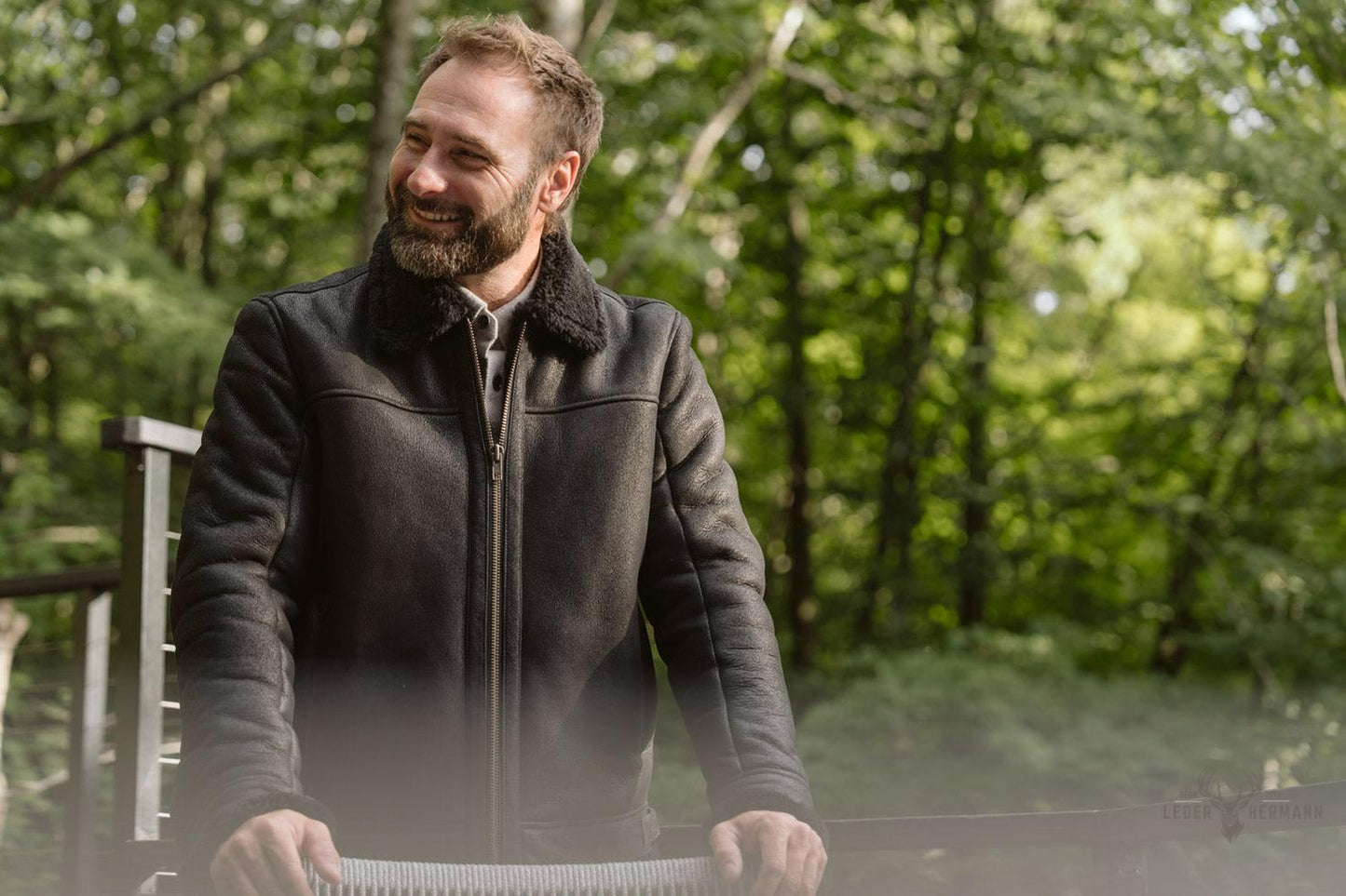 Lederimitat mit Shearling-Stil Bomber Jacke – Schwarze Eleganz für einen trendigen Look