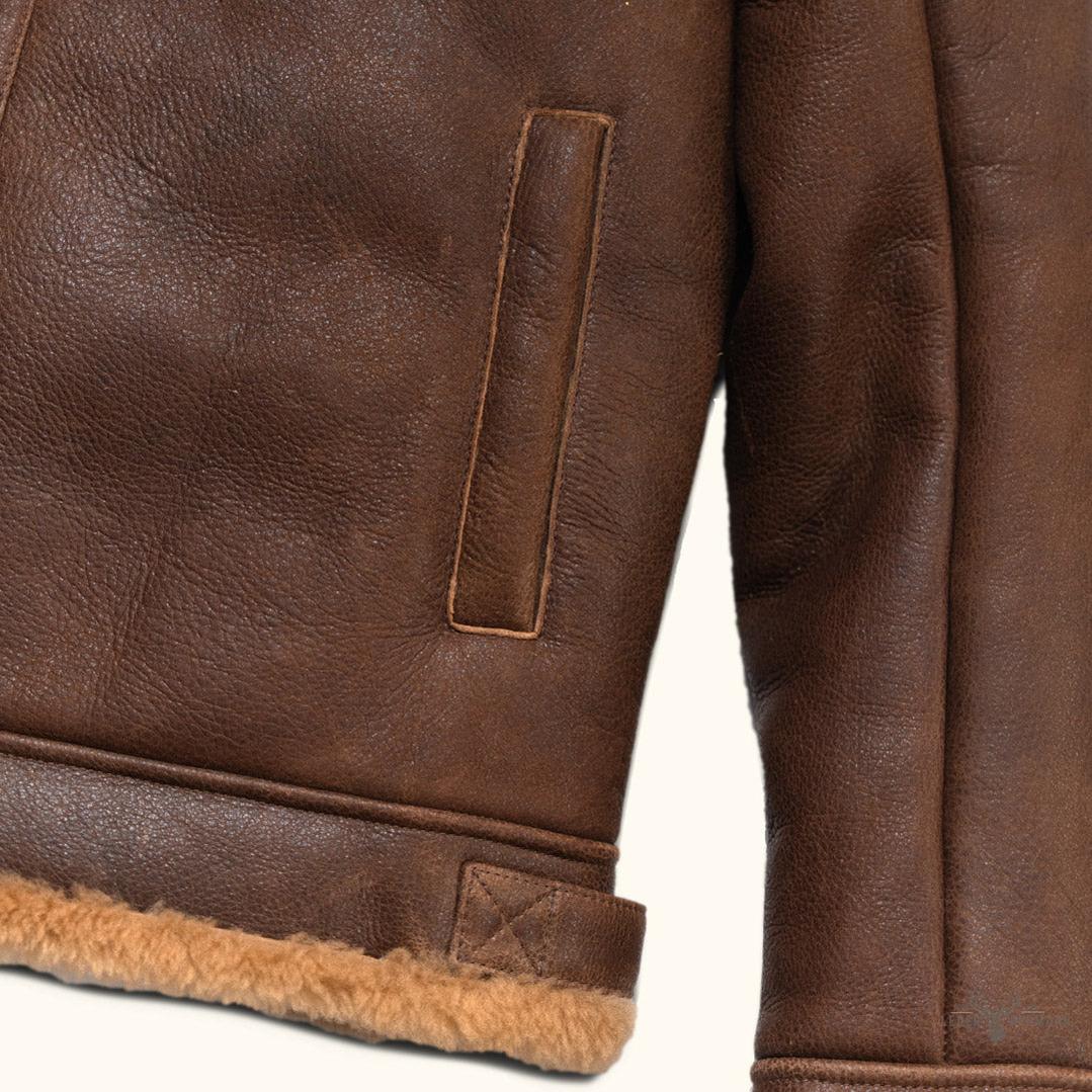 Bomberjacke aus Shearling und braunem Grizzlyleder für einen trendigen und warmen Look