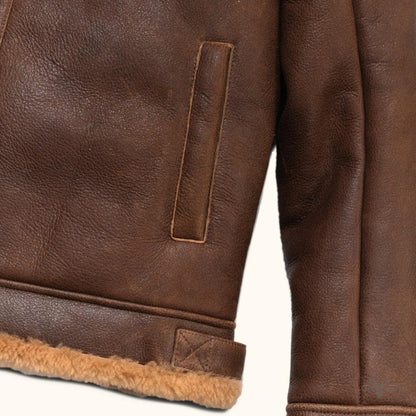 Bomberjacke aus Shearling und braunem Grizzlyleder für einen trendigen und warmen Look