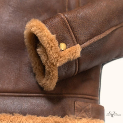 Bomberjacke aus Shearling und braunem Grizzlyleder für einen trendigen und warmen Look