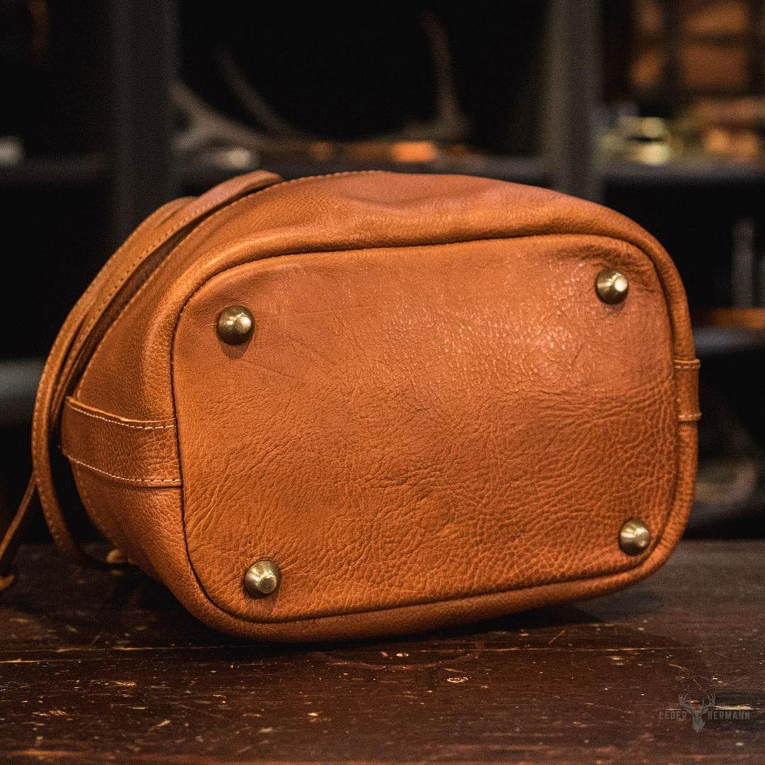 Madison Lederkorb-Tasche in Sattelbraun für stilvollen Komfort