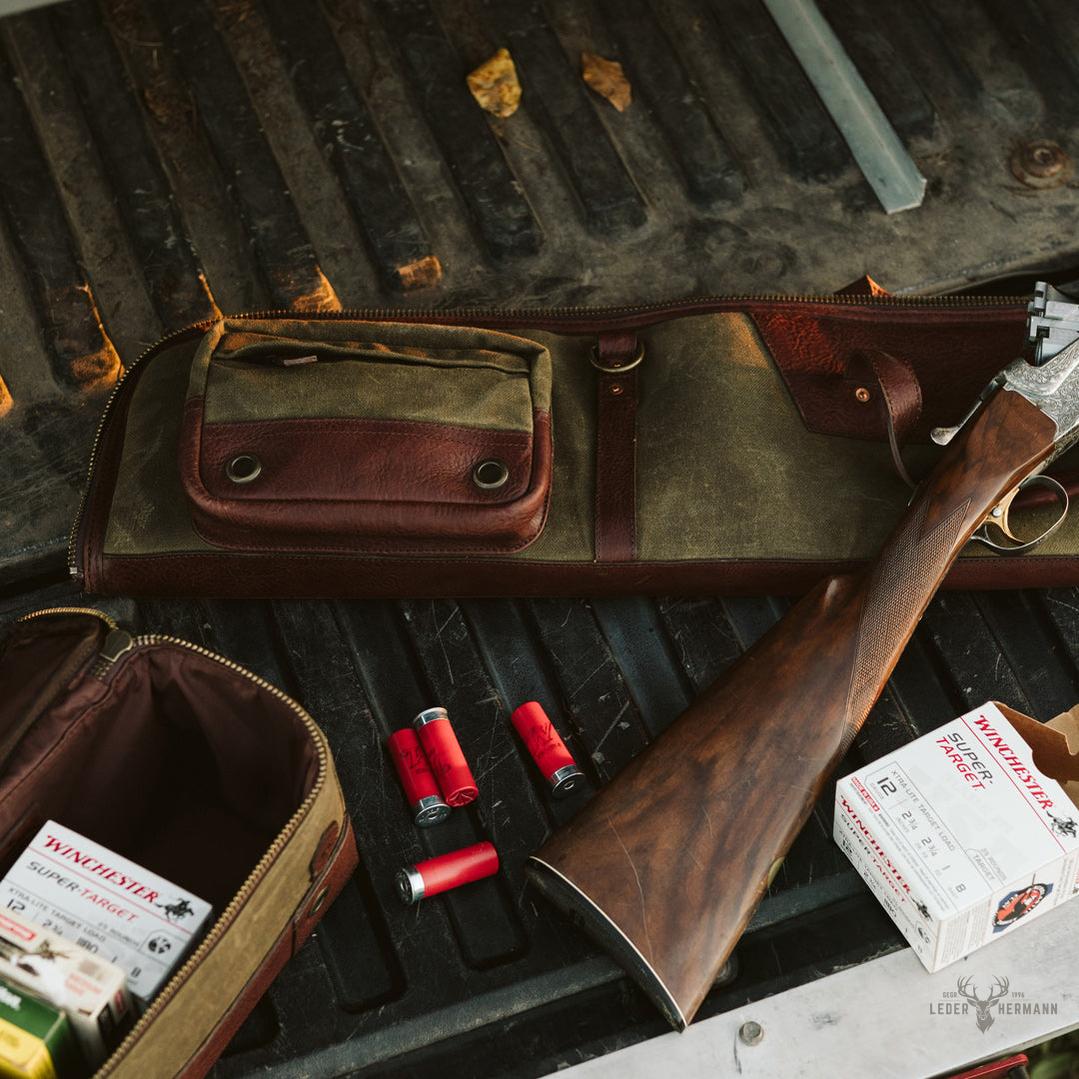 Dakota Wachskarton Gewehrhülle mit Dunkel-Briar-Leder-Details – Eleganz und Premium-Schutz