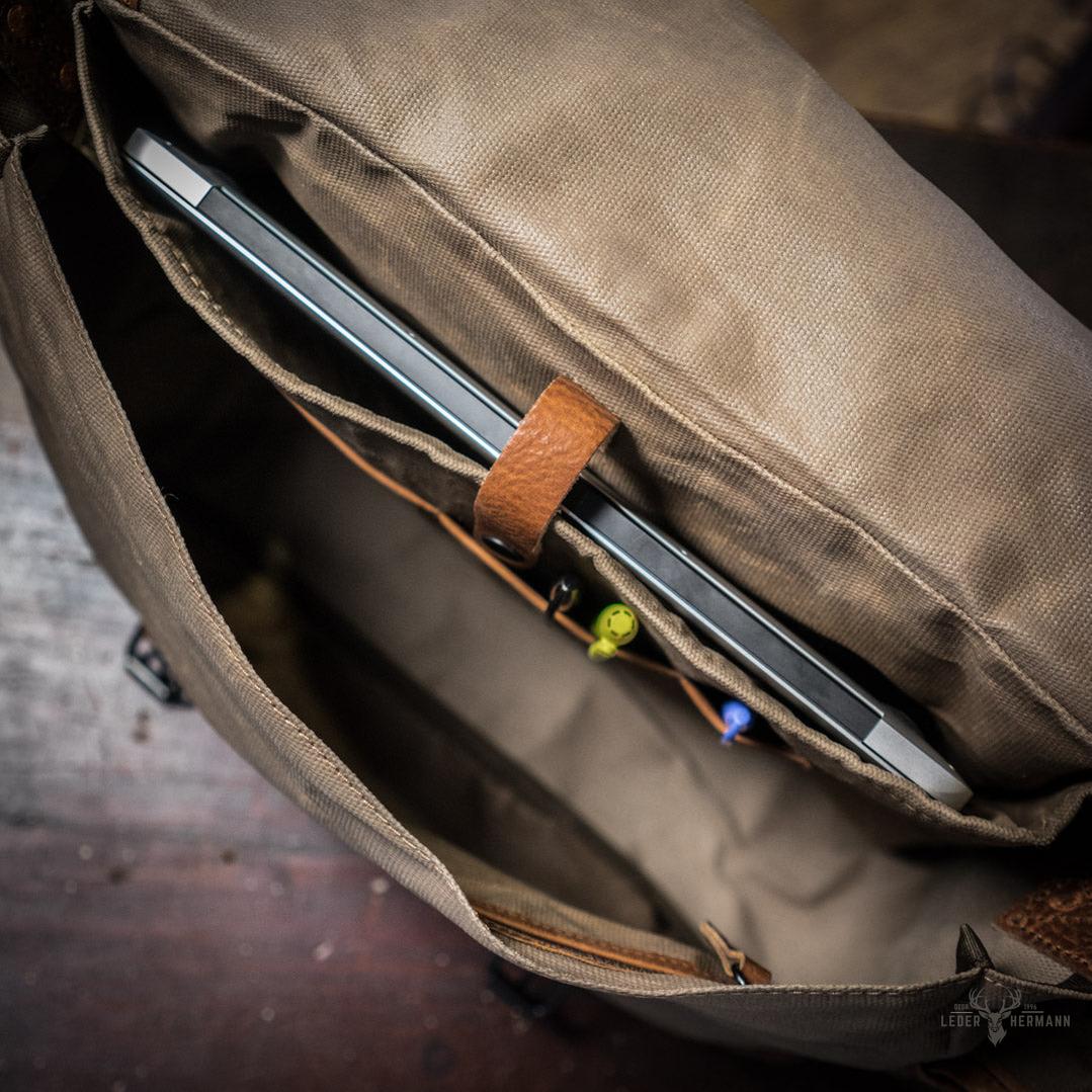 Dakota Wachskanvas Messenger Bag - Stilvolles Field Khaki mit elegantem Chestnut Brown Leder Abnehmbarer Schultergurt für vielseitiges Tragen