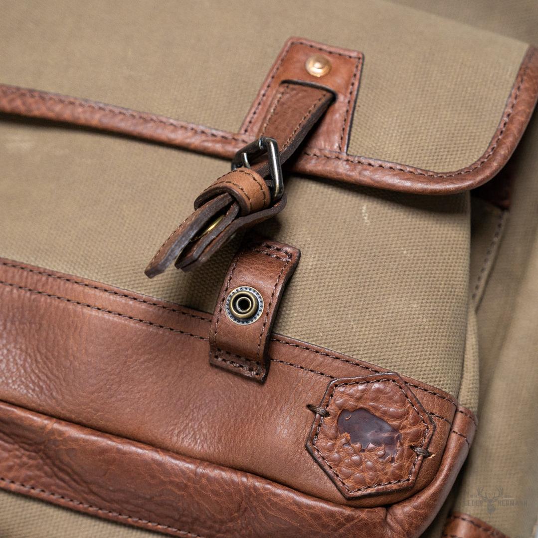 Dakota Reserve Wachs Canvas und Leder Aktentasche | Elegantes Field Khaki mit Reichem Kastanienbraun