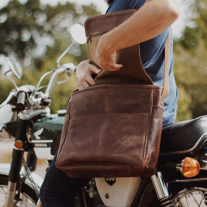Roosevelt Büffelleder Messenger-Tasche | Eleganter Dunkler Holz