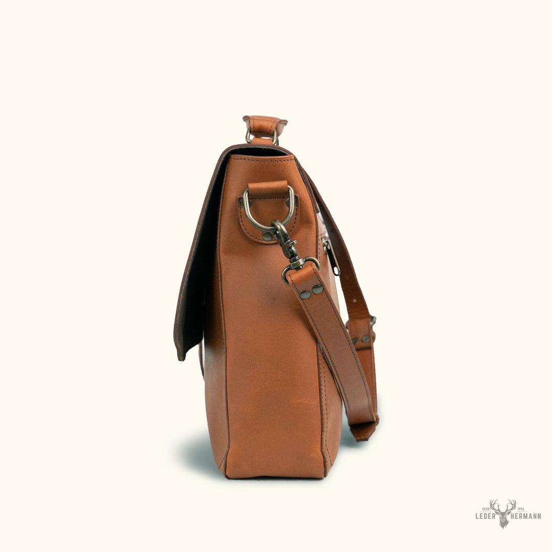 Roosevelt Leder Messenger Tasche für Laptop – Eleganz im Ambra Braun Stil