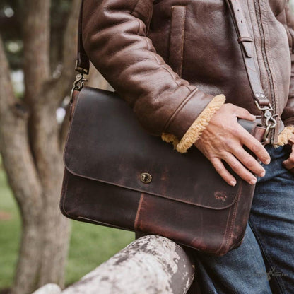 Roosevelt Leder-Laptoptasche im Messenger-Stil | Dunkles Eichenholz