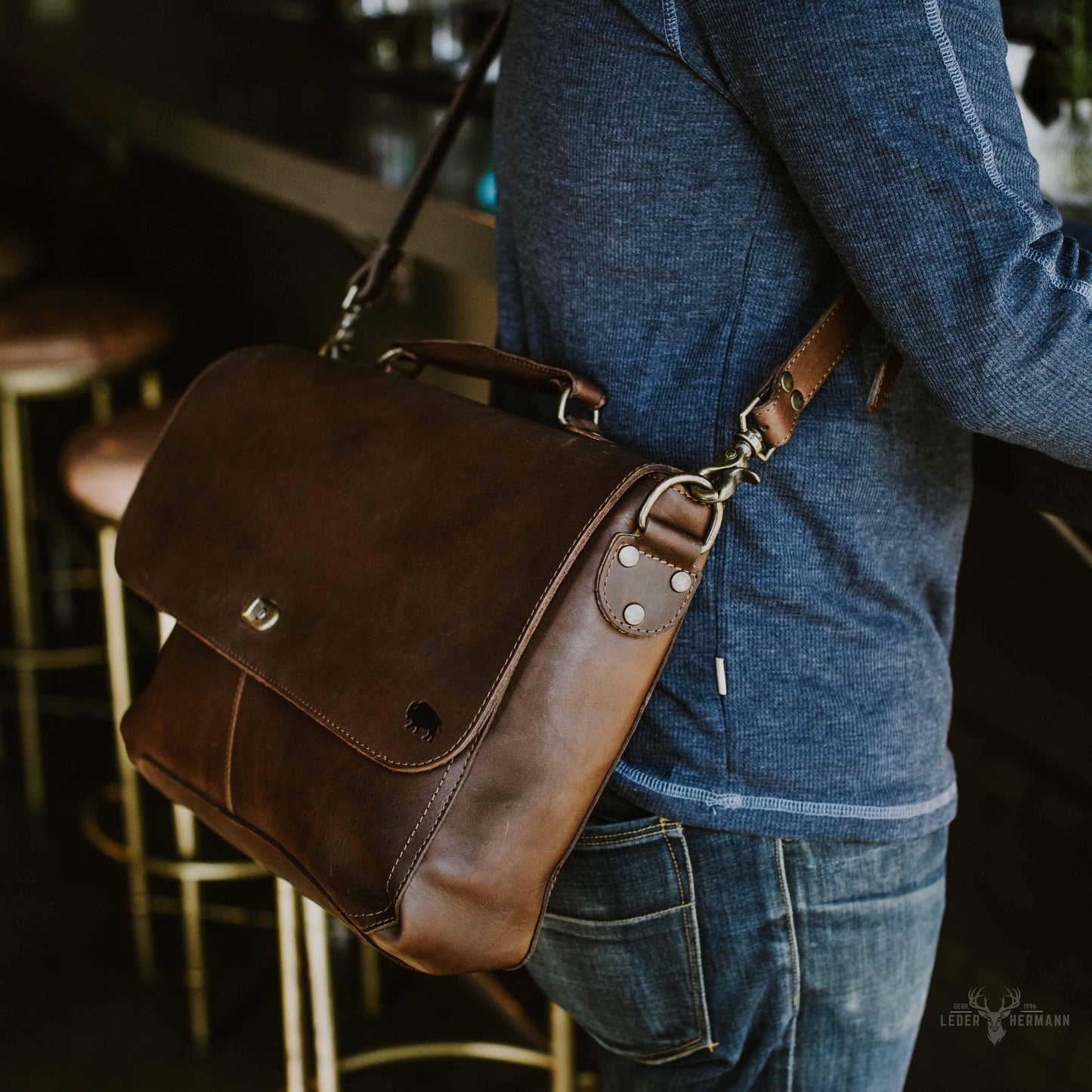 Roosevelt Leder-Laptoptasche im Messenger-Stil | Dunkles Eichenholz
