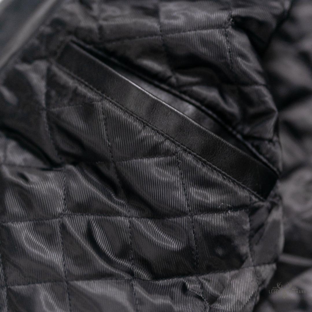 Elegante Hochlandstil gesteppte Echtlederjacke | Klassisches Schwarz