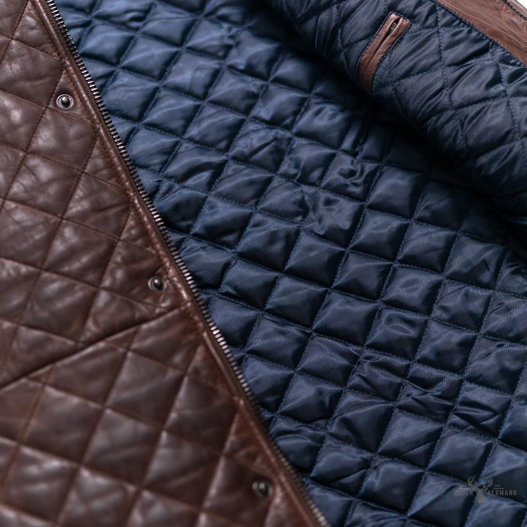 Elegante Highlands Steppweste aus Leder in warmem Mahagoni-Braun