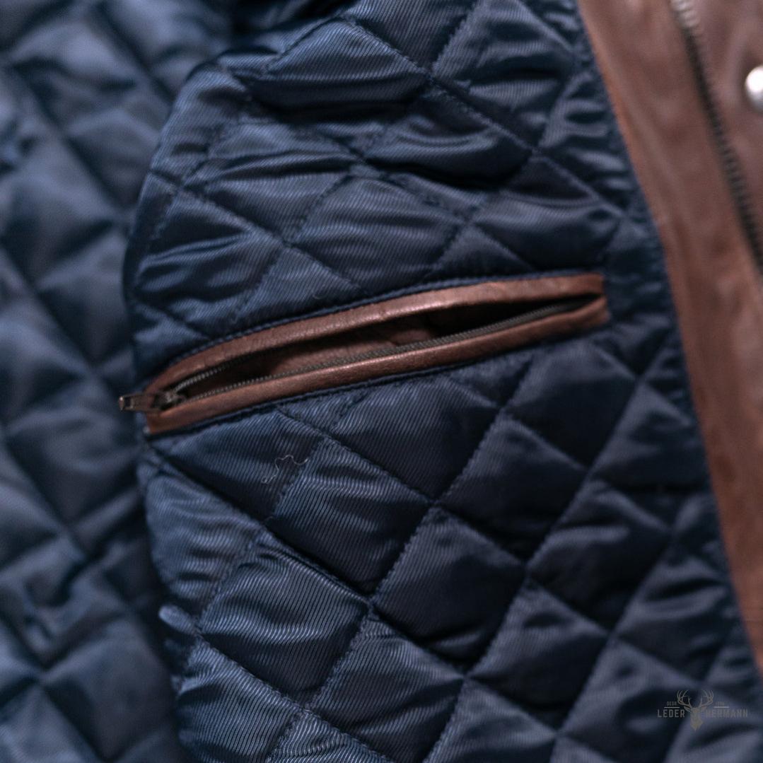 Elegante Highlands Steppweste aus Leder in warmem Mahagoni-Braun