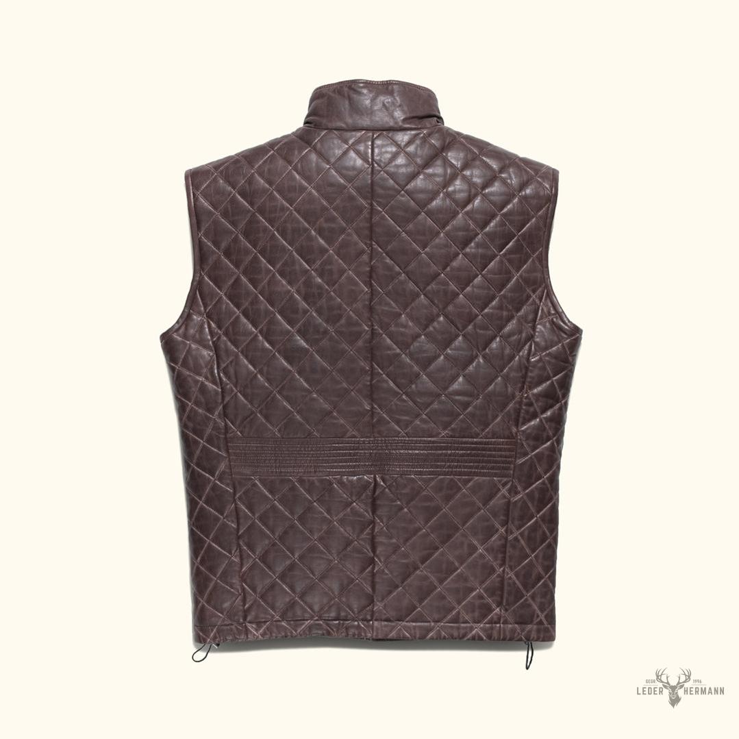 Elegante Highlands Steppweste aus Leder in warmem Mahagoni-Braun