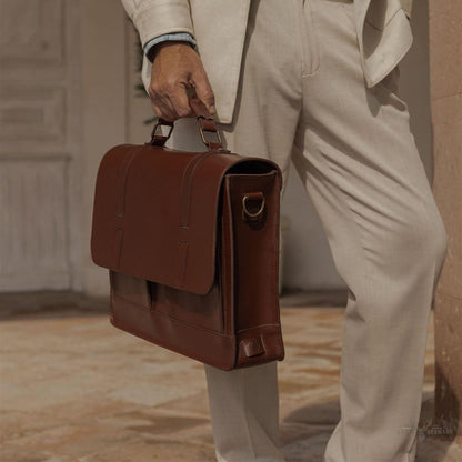 Elegant und langlebig Jefferson Messenger Bag aus Mahagoni
