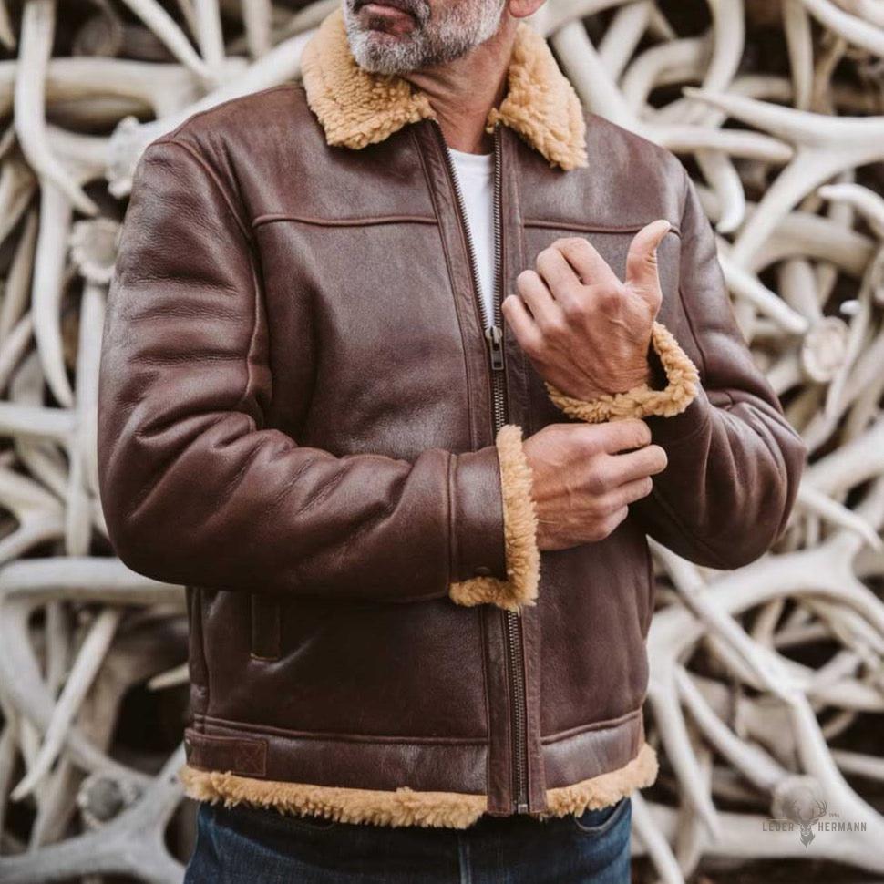 Bomberjacke aus Shearling und braunem Grizzlyleder für einen trendigen und warmen Look