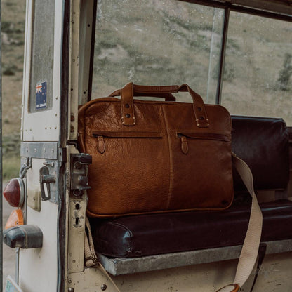 Eleganter Walker Leder Pilotenkoffer in Rustikalem Sandbraun