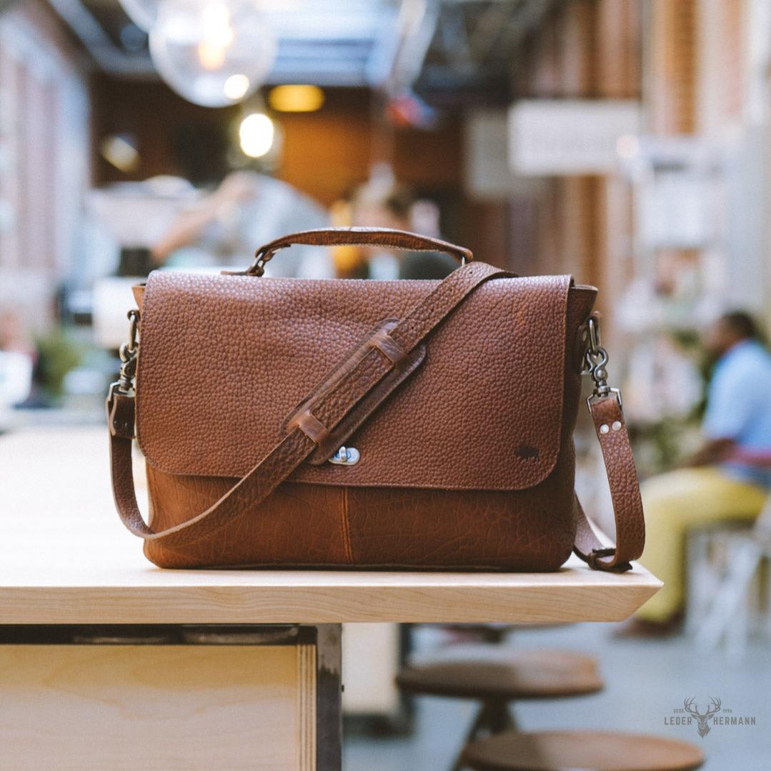 Messenger-Tasche aus Bisonsleder Ryder Reserve – Eleganz und Robustheit für Laptop in Braun