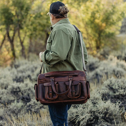 Voluminöse Lederflugtasche aus Büffelleder Roosevelt – Dunkel Eiche
