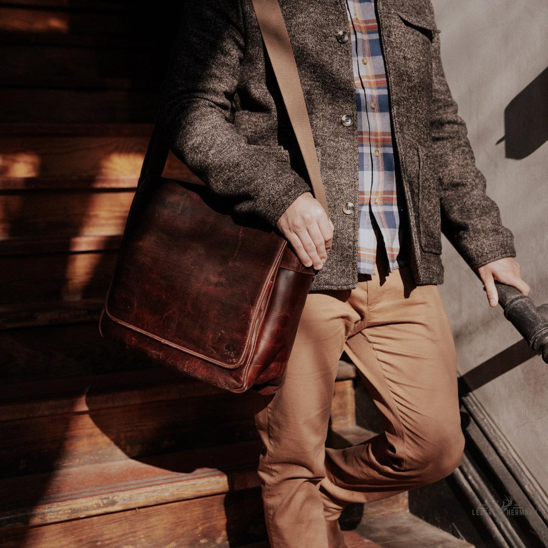 Roosevelt Büffelleder Messenger-Tasche | Eleganter Dunkler Holz