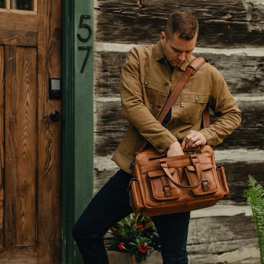Elegante Roosevelt Buffalo-Leder Pilotentasche in Reichem Bernsteinbraun