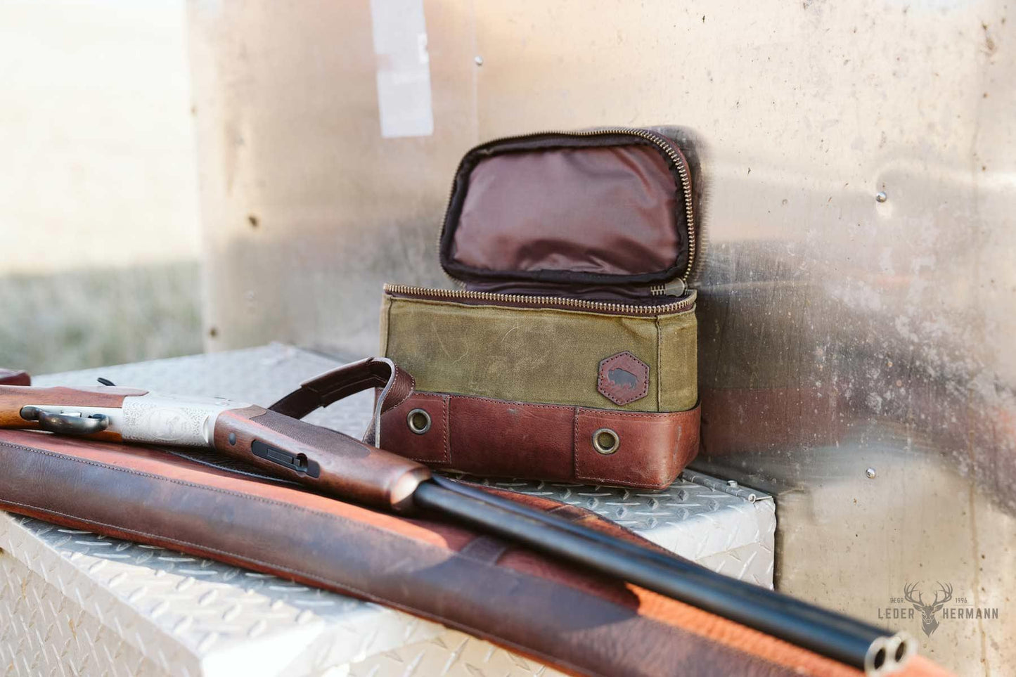 Dakota Shell Schießtasche aus Wachskanvas und Leder - Hochwertiges Schießequipment