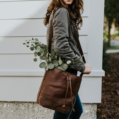 Madison Leder-Beuteltasche in Edlem Dunkelhaselnussbraun – Stilvolles und Elegantes Accessoire