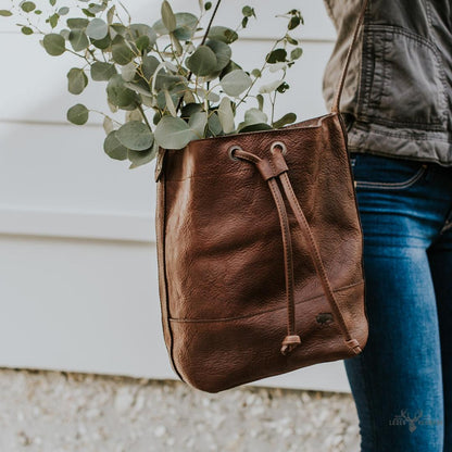 Madison Leder-Beuteltasche in Edlem Dunkelhaselnussbraun – Stilvolles und Elegantes Accessoire