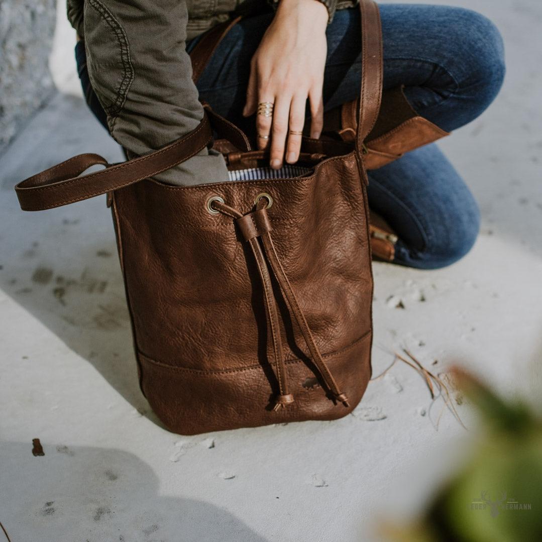 Madison Leder-Beuteltasche in Edlem Dunkelhaselnussbraun – Stilvolles und Elegantes Accessoire