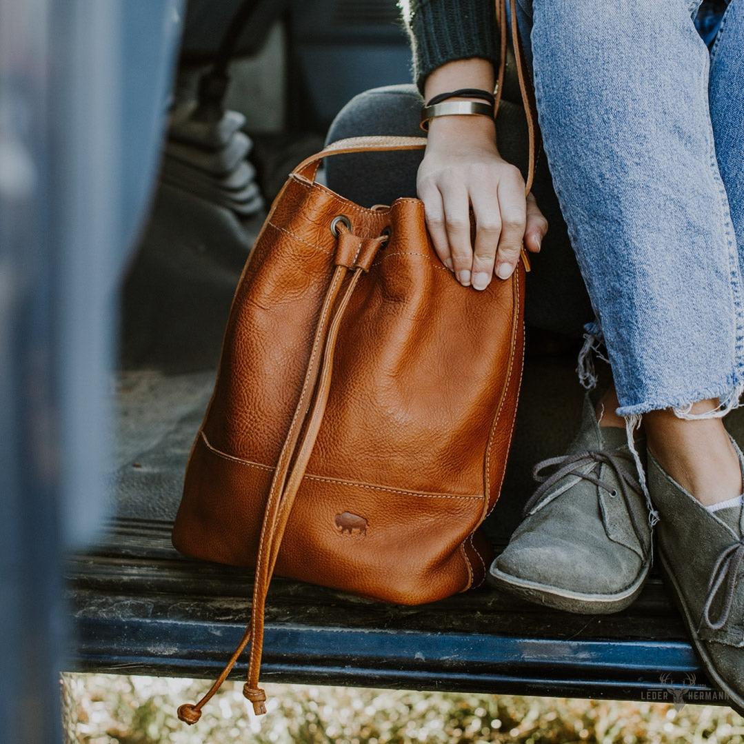 Madison Lederkorb-Tasche in Sattelbraun für stilvollen Komfort