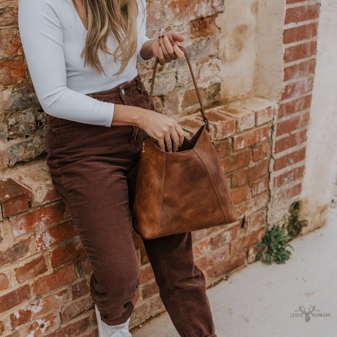 Stilvolle Walker-Leder-Umhängetasche in elegantem Rustic-Tan